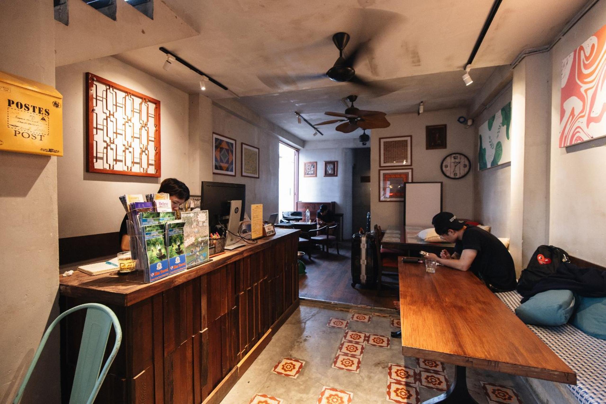 9 Hostel And Bar 56/63
