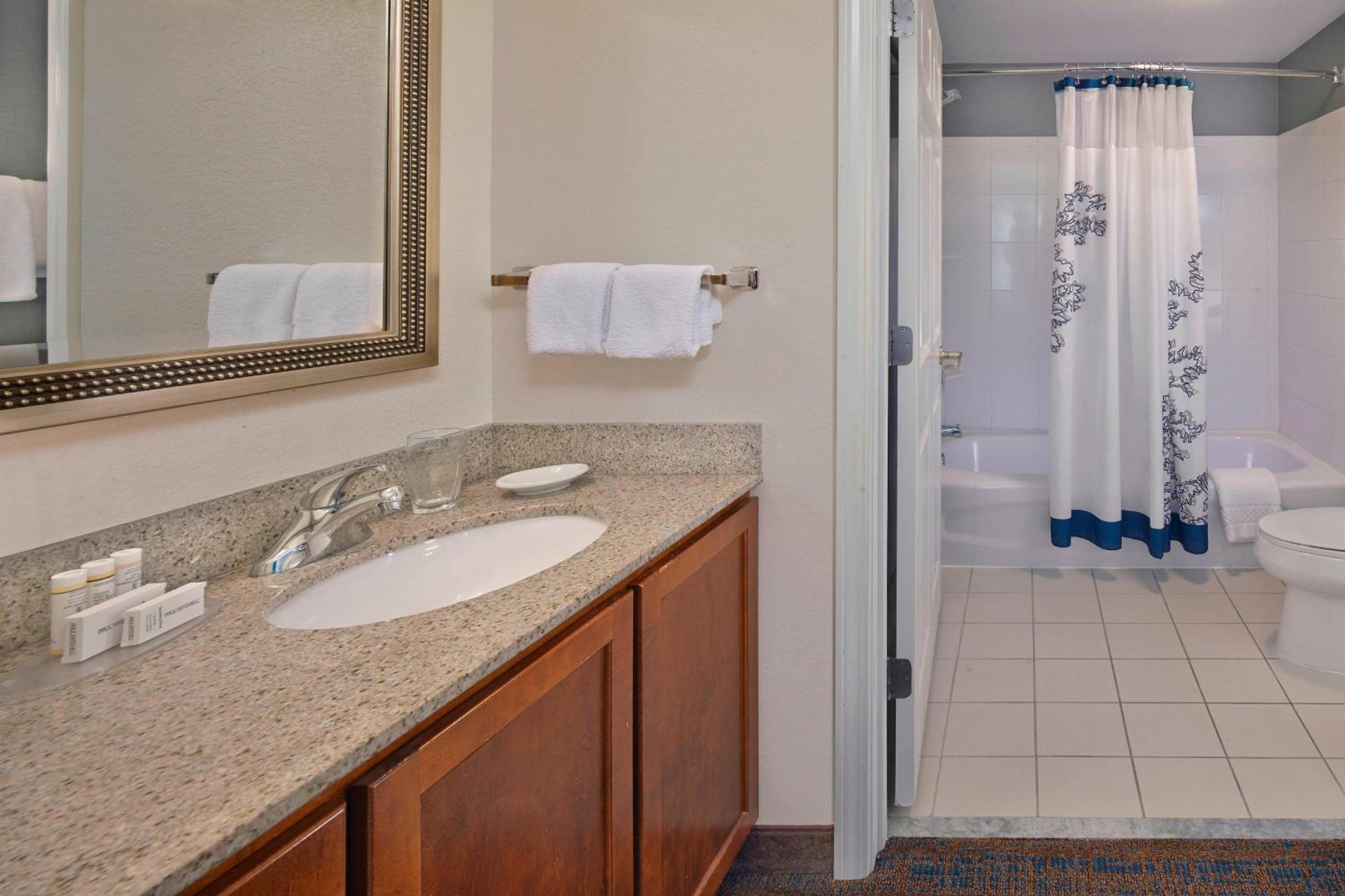 جناح بغرفتي نوم، Residence Inn By Marriott Hartford Avon 2/2