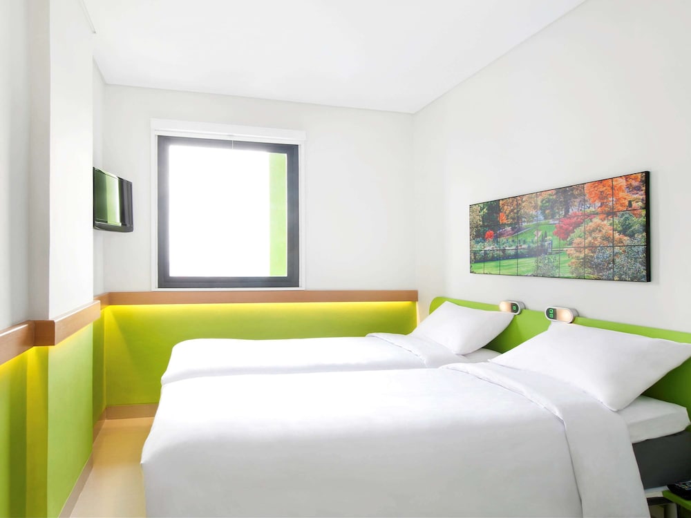 Mercure Jakarta Grogol 14/56