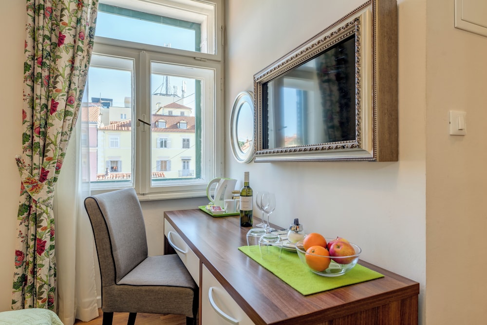 Bastion Luxury Rooms 16/25