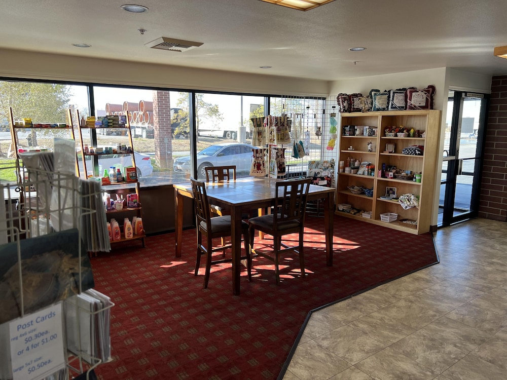 Days Inn by Wyndham Lake Point 21/40