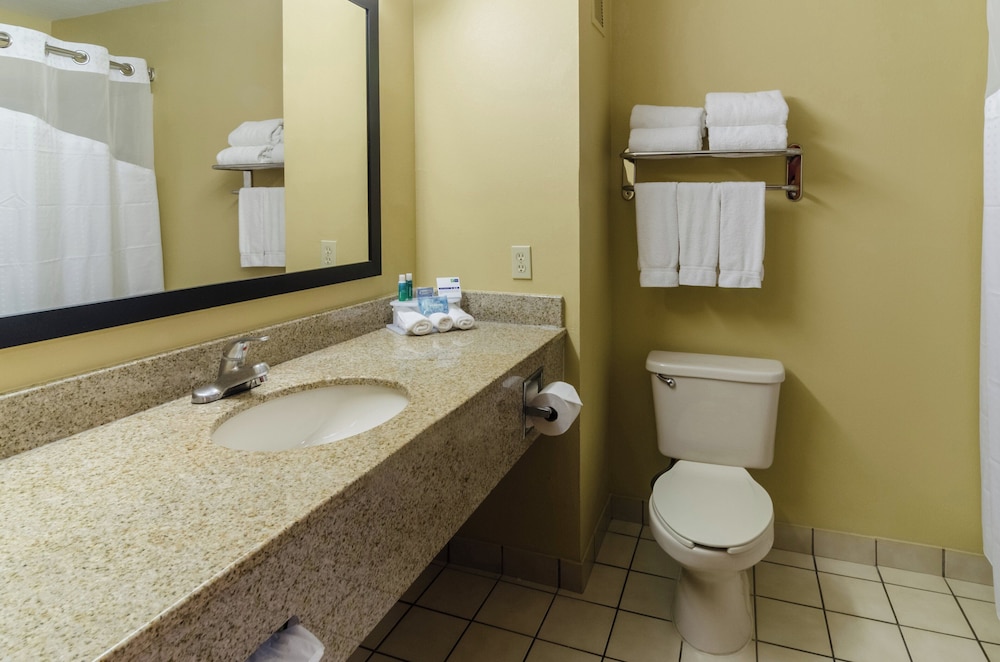 Holiday Inn Express Hotel And Suites Vinita 62/63
