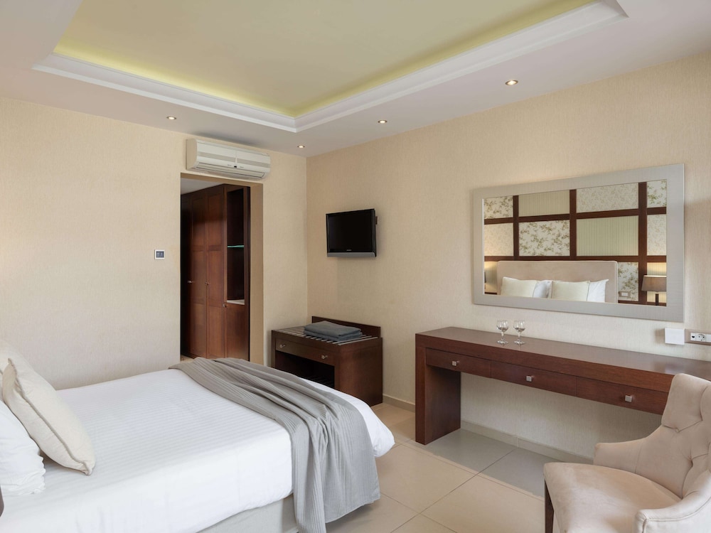 Premium, Family, Suite, Double and Twin Beds, Outdoor Jetted Tub، Theartemis Palace 6/10
