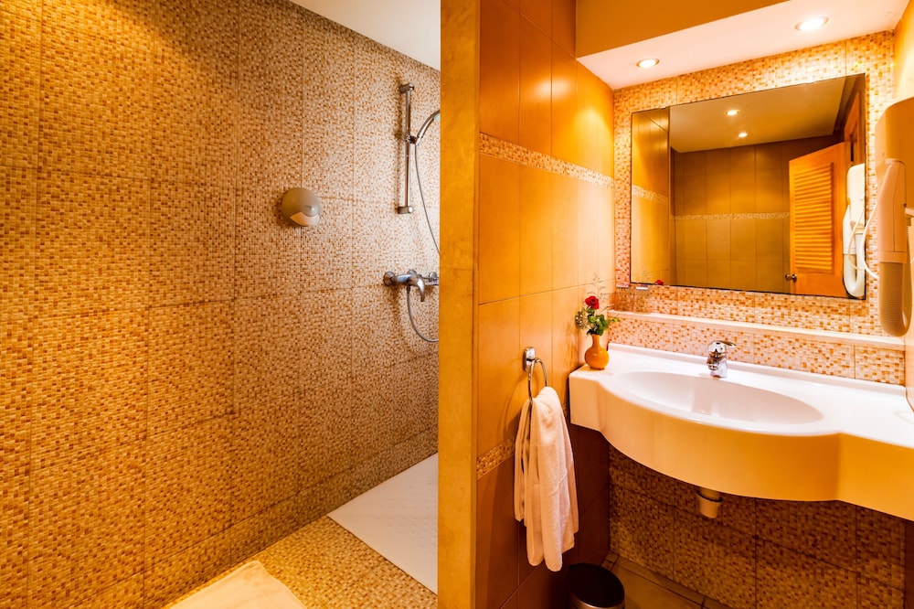 El Borj Hotel 30/31