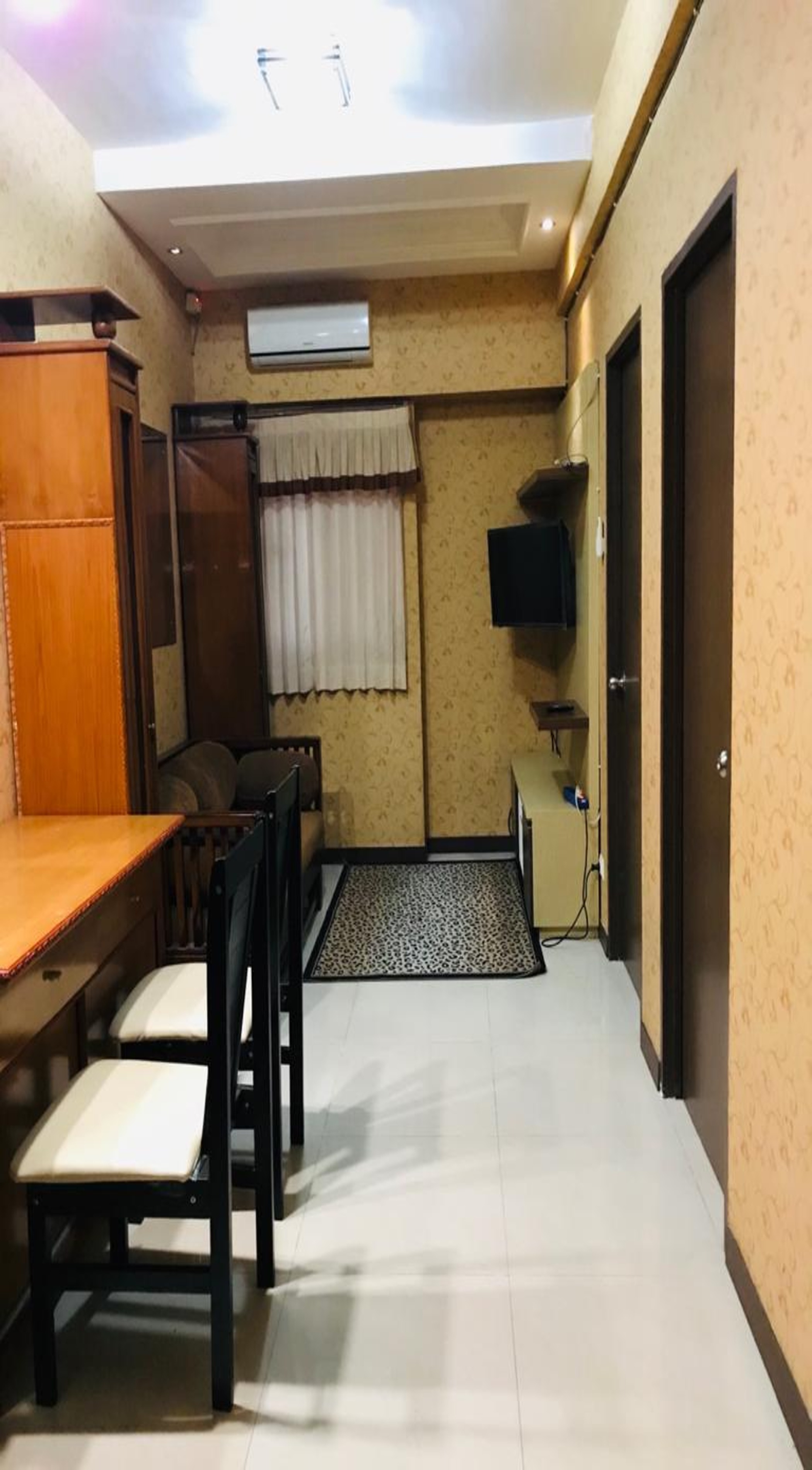 2 BEDROOMS, SUITE