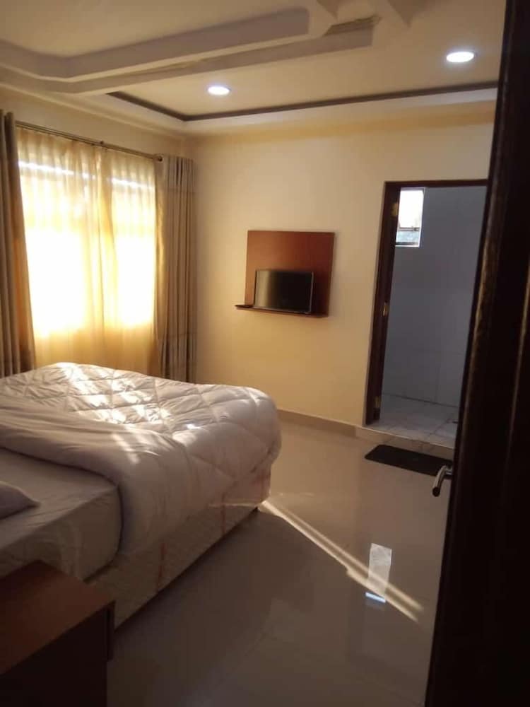 Nairobi Glory Palace Hotel Ltd 10/50
