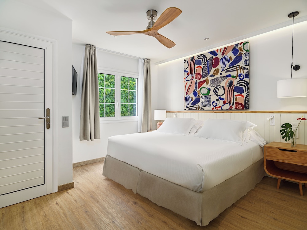 H10 White Suites - Adults Only 21/70