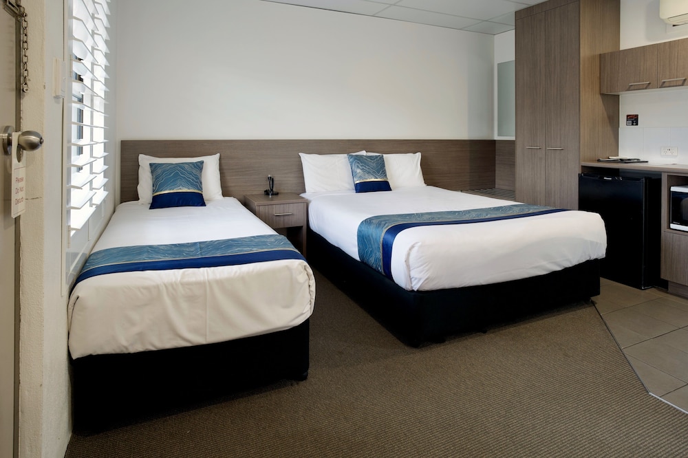 Deluxe, Family, Queen and Twin Beds, Pet Friendly