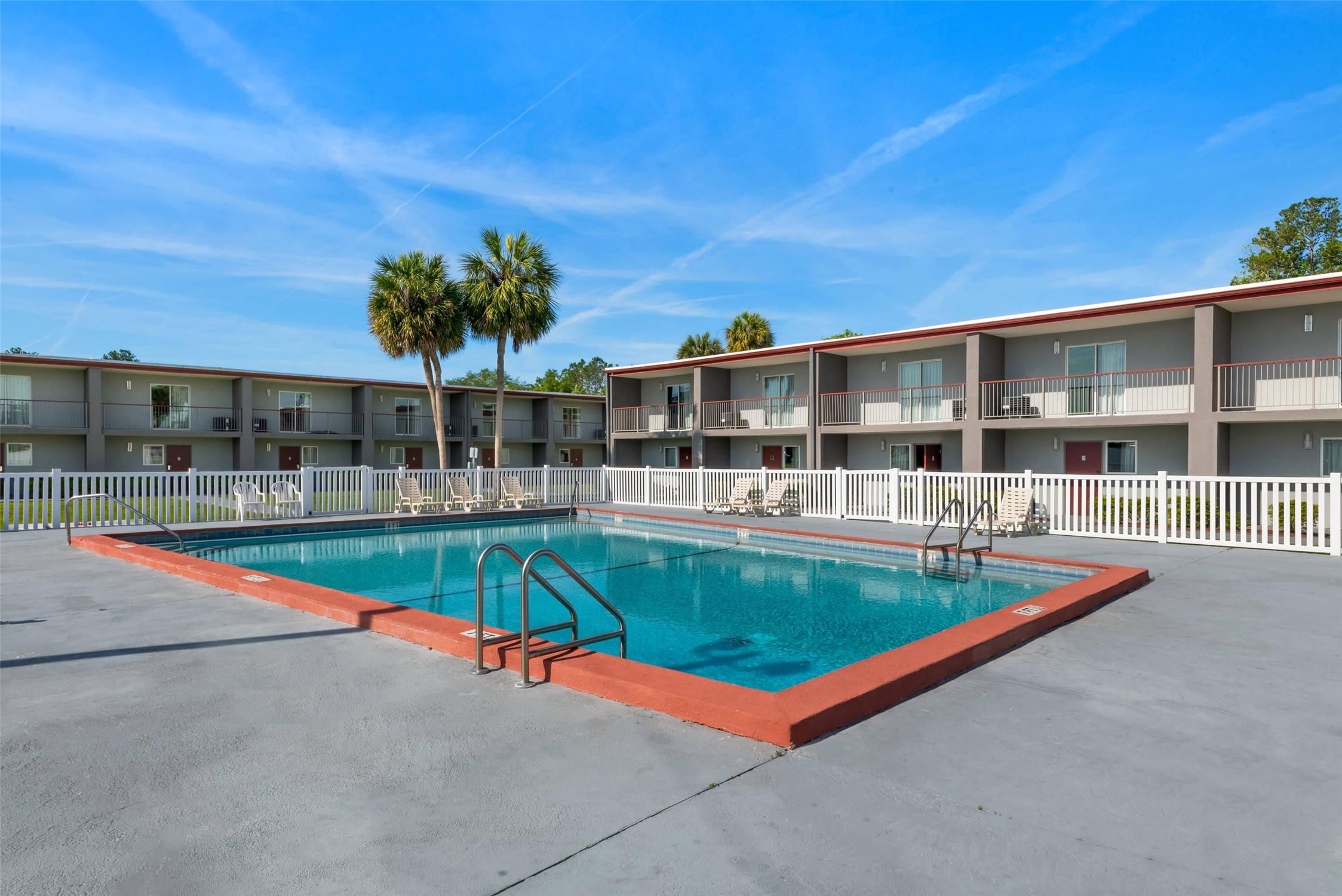 Quality Suites Wildwood The Villages 7/17