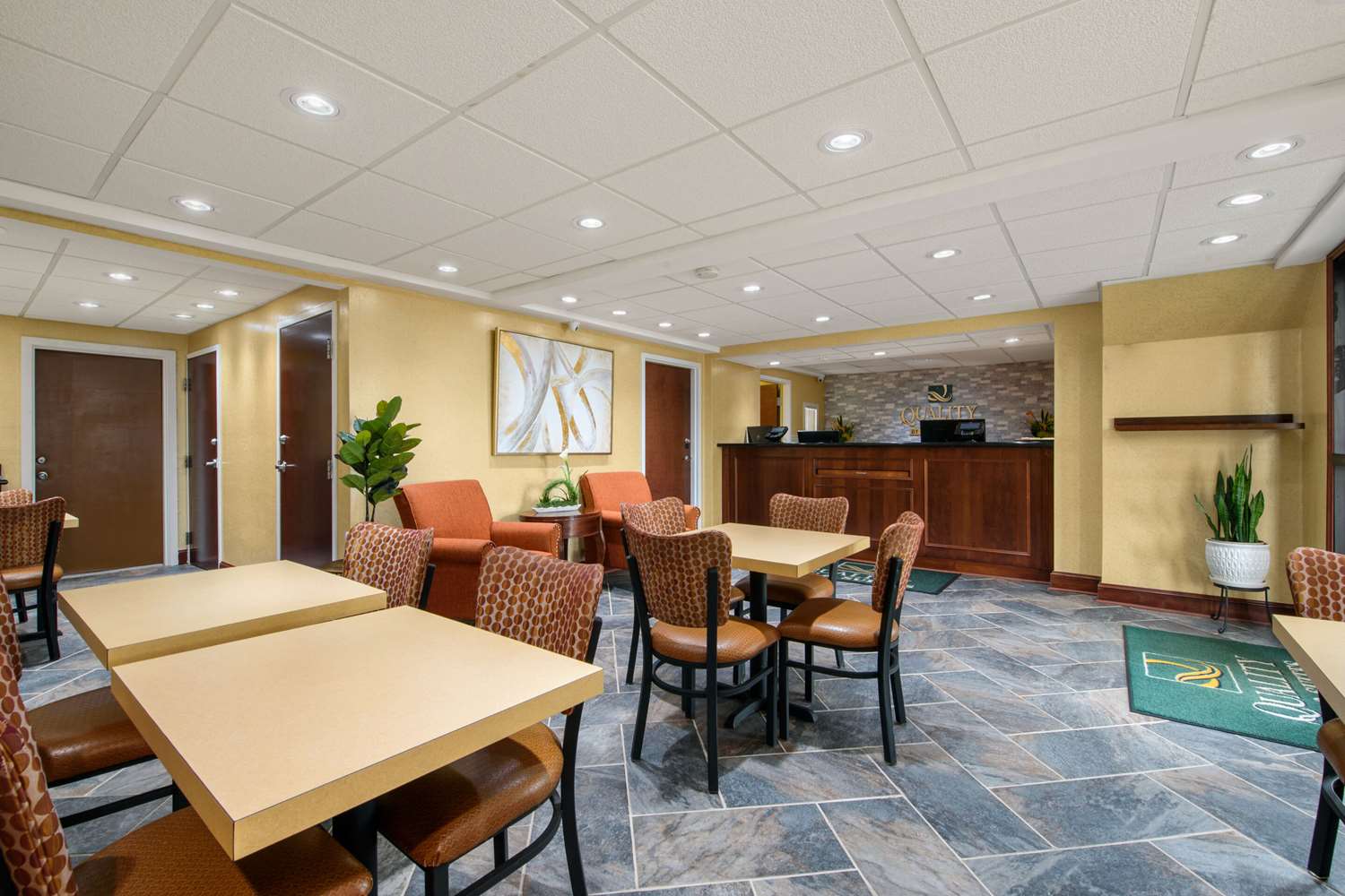HIBISCUS Inn & Suites 35/43