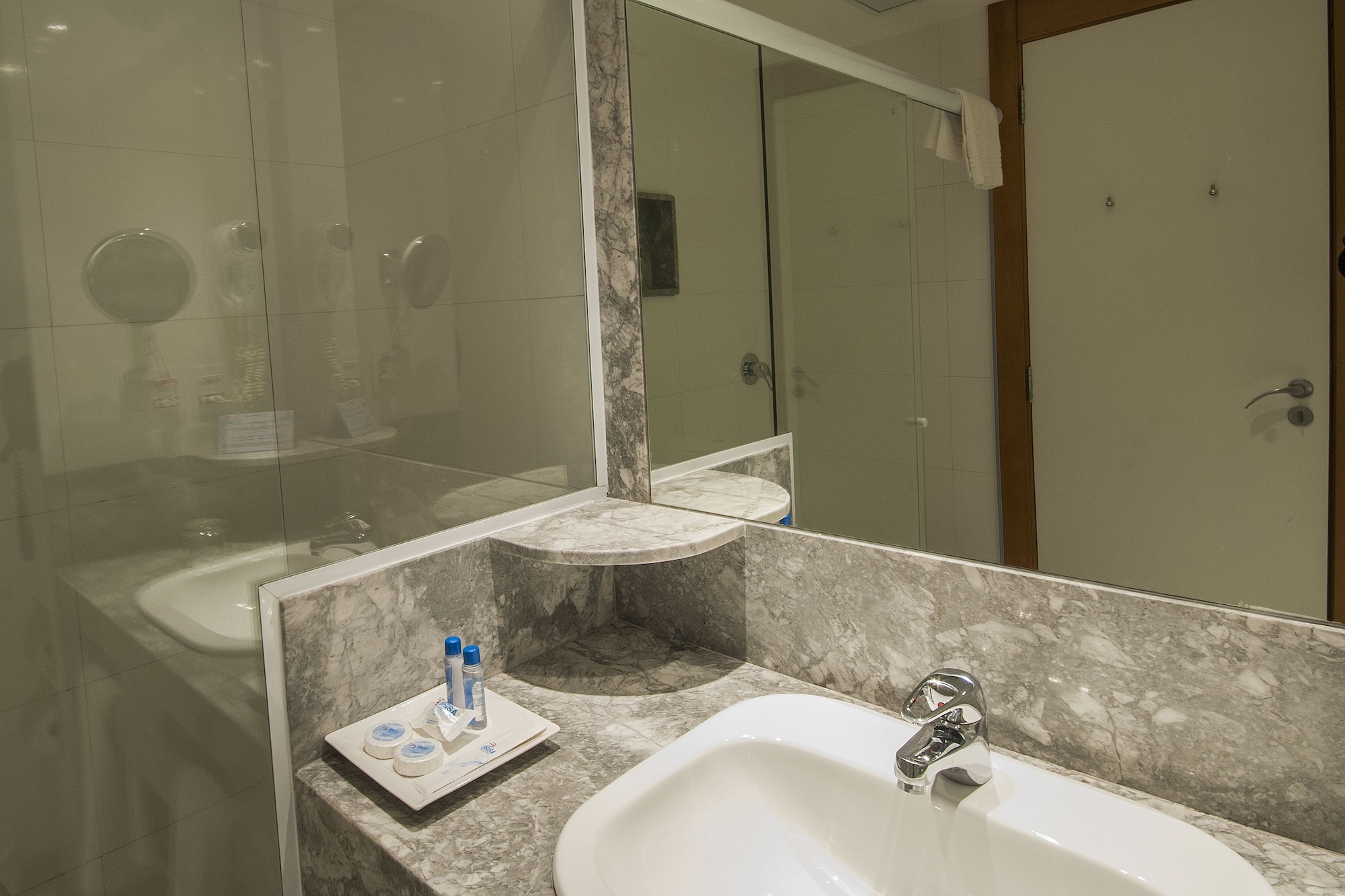 غرفة سوبيريور بسريرين منفصلين بشرفة بإطلالة جزئية على البحر، Riale Brisa Barra Hotel 9/10