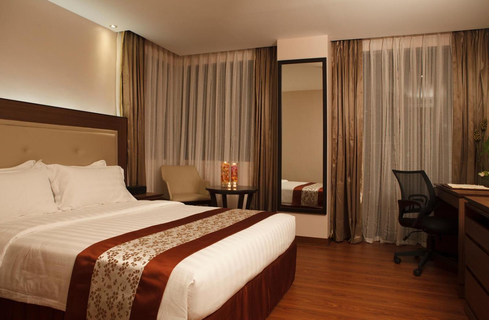 Deluxe, Queen Bed
