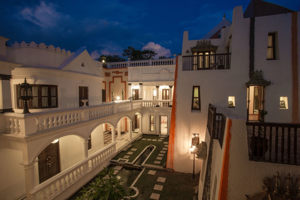 Baber Mahal Vilas 45/50