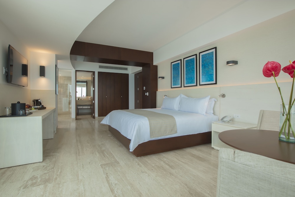 Altitude By Krystal Grand Punta Cancun All Inclusive 15/75