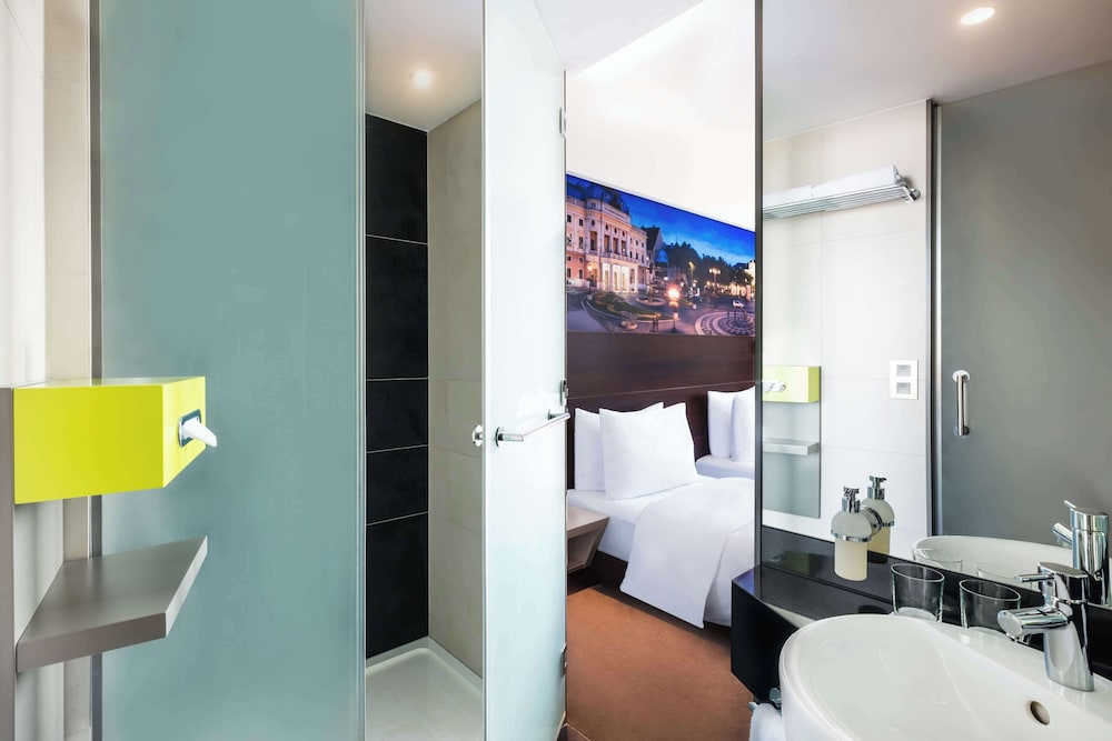 غرفة بسريرين منفصلين، Lindner Hotel Bratislava, Part of Jdv by Hyatt 4/4