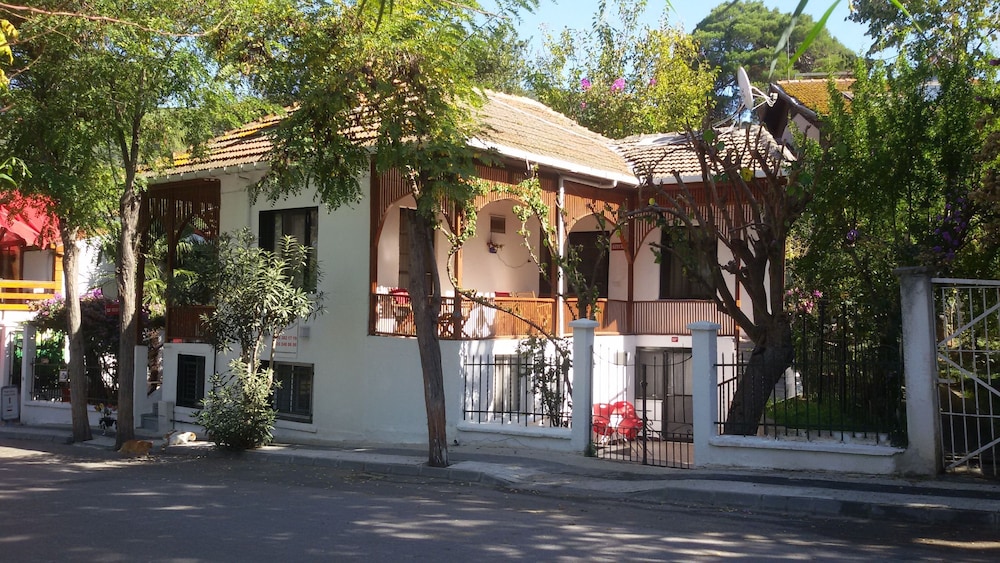 Orhan Kutbay'in Evi Turyolu Cafe Pansiyon photo1
