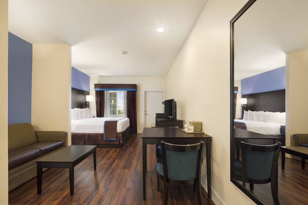 Days Inn & Suites By Wyndham Galveston West/Seawall 22/32