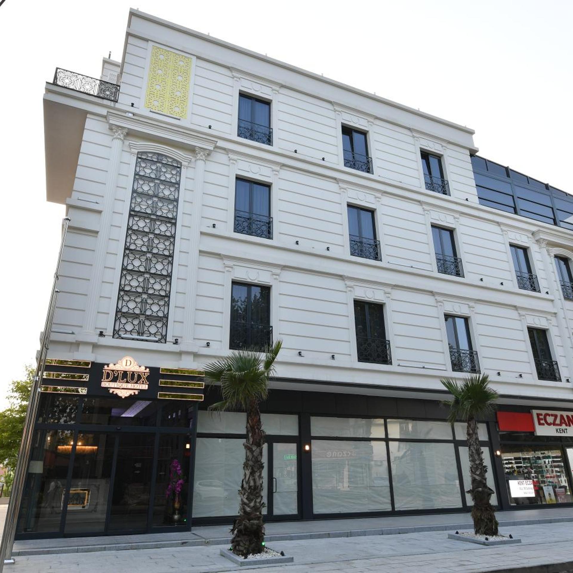 D'Lux Boutique Hotel 32/34