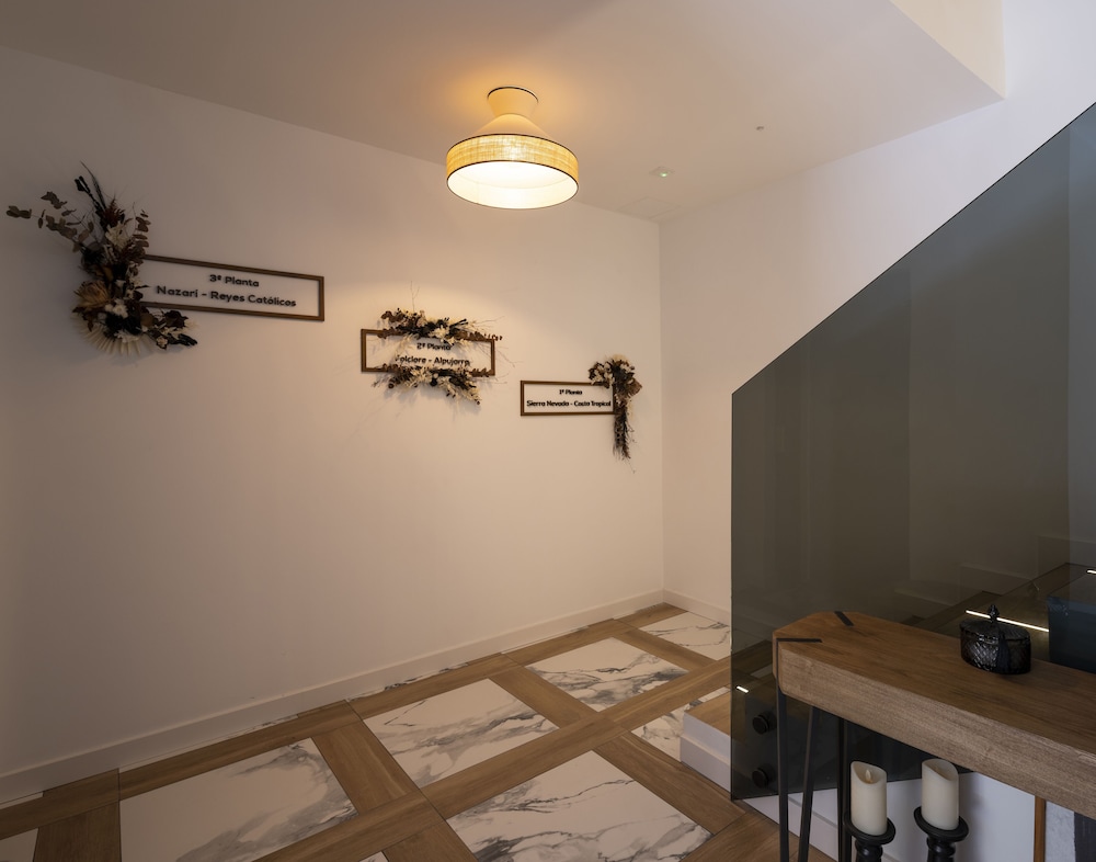 Palatina Concept Suites 11/90