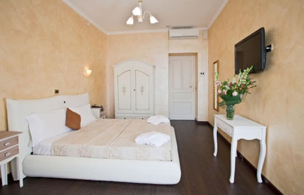 Grand Hotel and Des Anglais 20/62