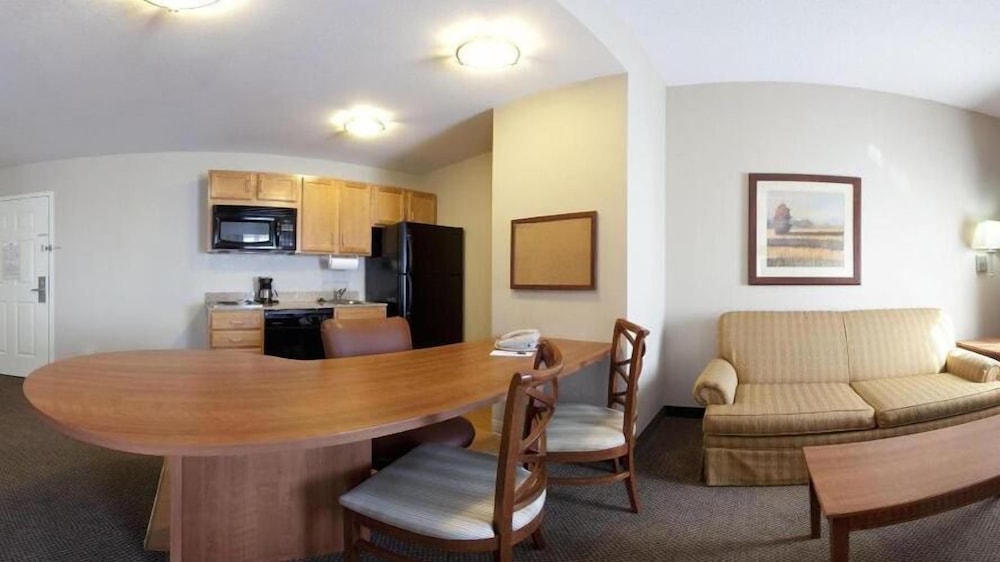Candlewood Suites Indianapolis Downtown Medical District 40/73