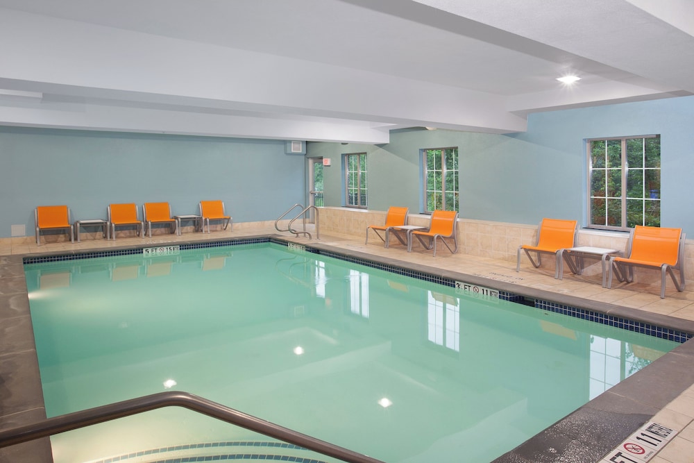 Holiday Inn Express Haskell-Wayne Area 45/75