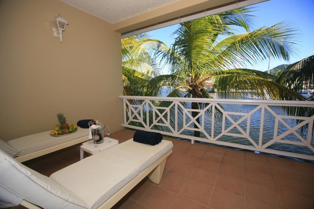 Harmony Suites 39/64