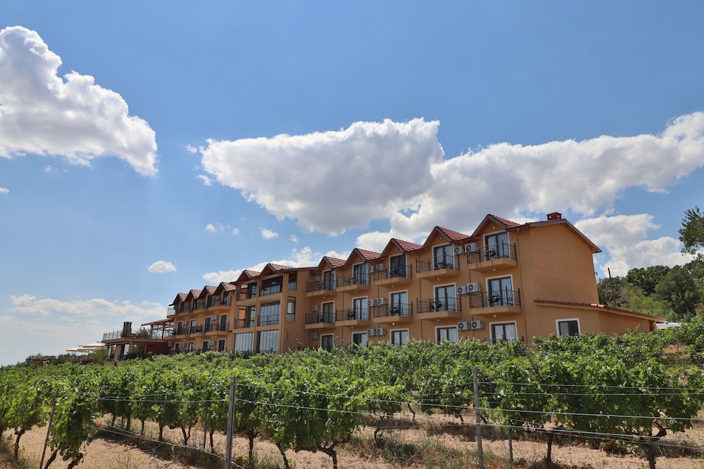 Dessera Vineyards Hotel 35/40