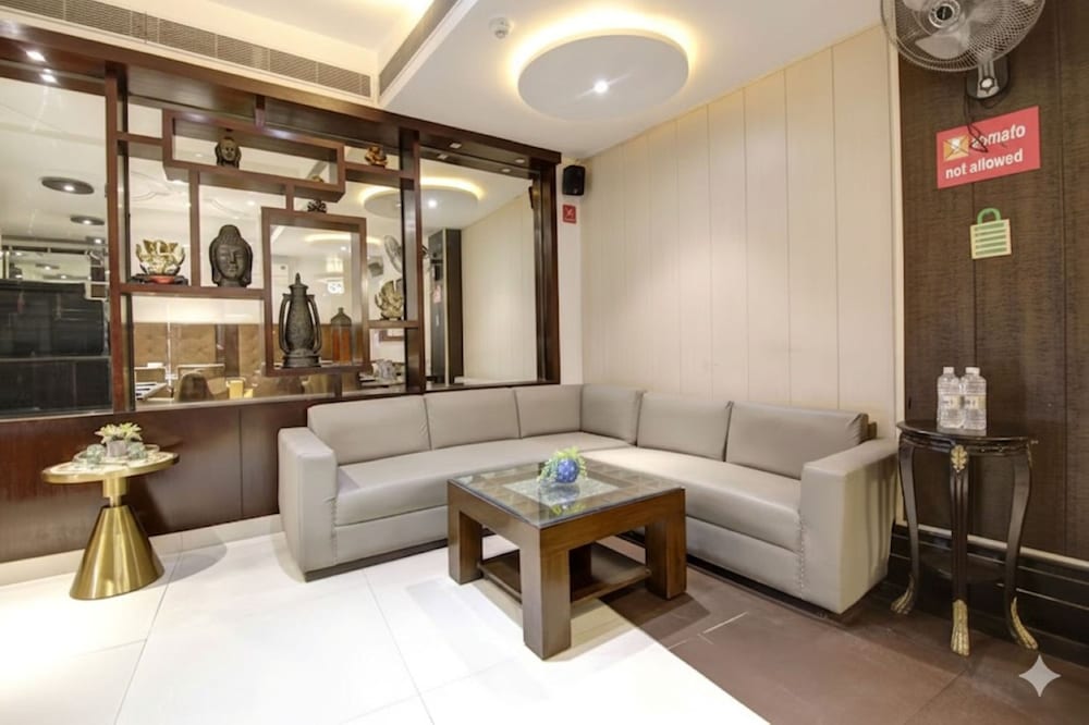 AIRPORT HOTEL DELHI 37 53/64