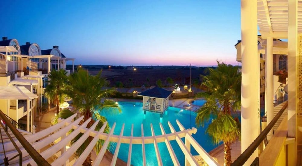 Seahorse Deluxe Hotel 59/66