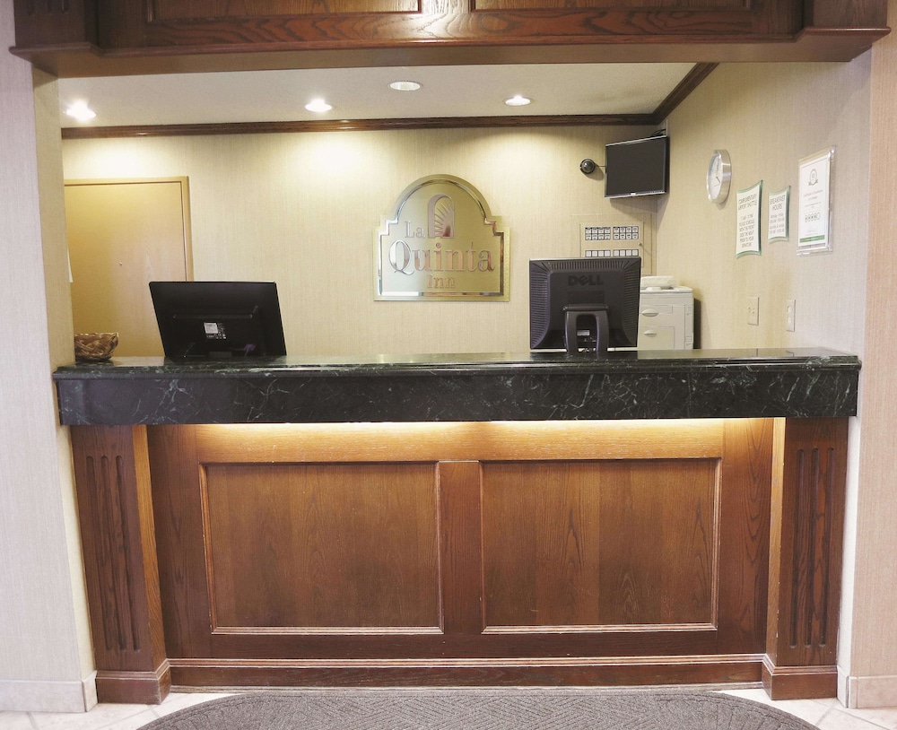 La Quinta Inn Milwaukee Airport/Oak Creek 7/53