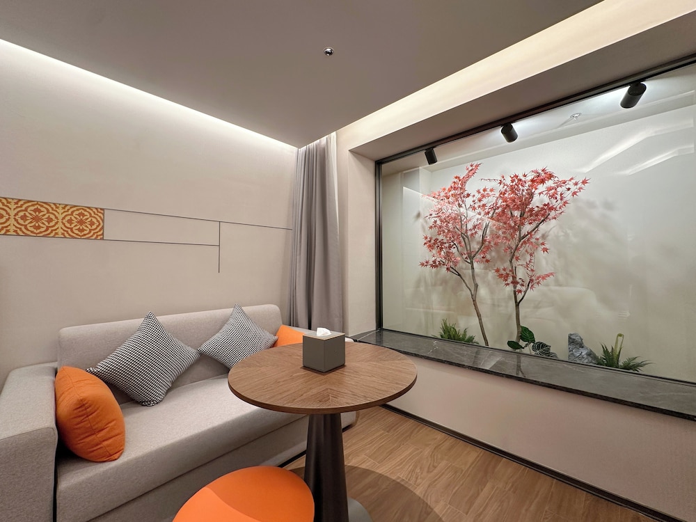 UrCove by Hyatt Shanghai on the Bund 45/59
