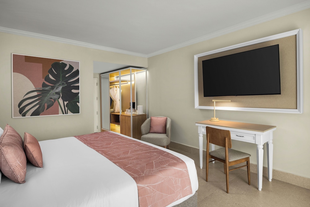 DPSW Standard Pool Walk Out 1 King Bed Tropical View، Wyndham Alltra Punta Cana All-Inclusive Resort Hotel 2/3