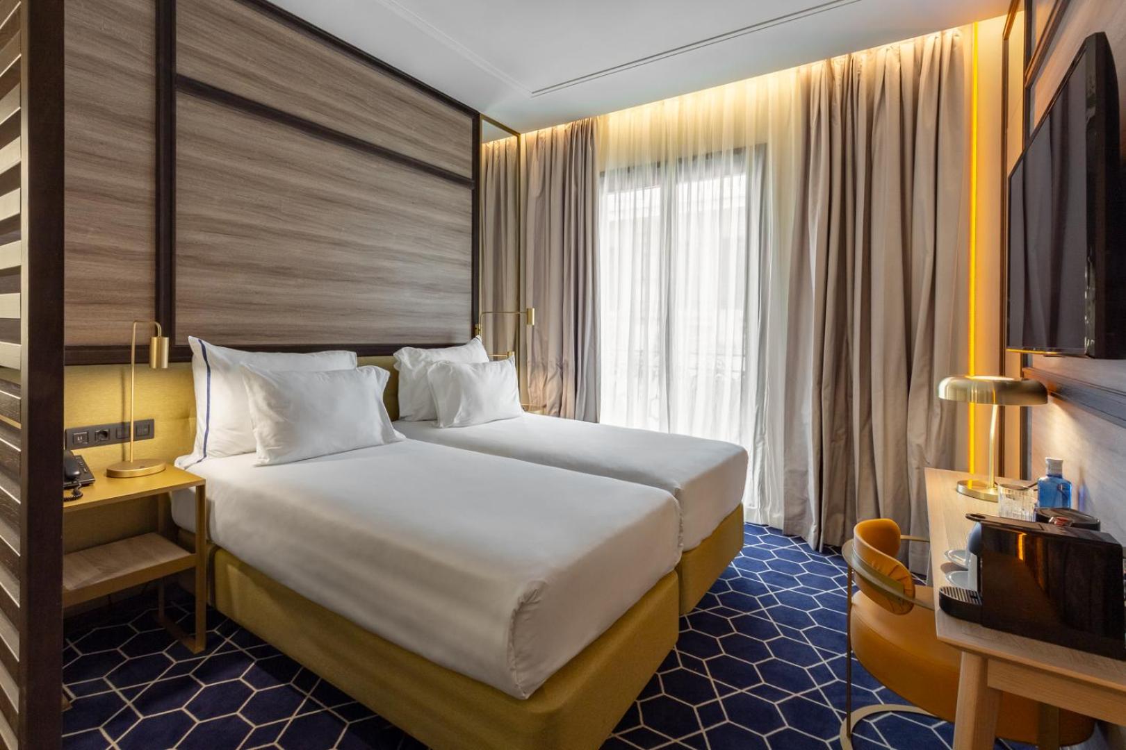 Premium, Twin Beds, Pestana CR7 Gran Vía 2/7