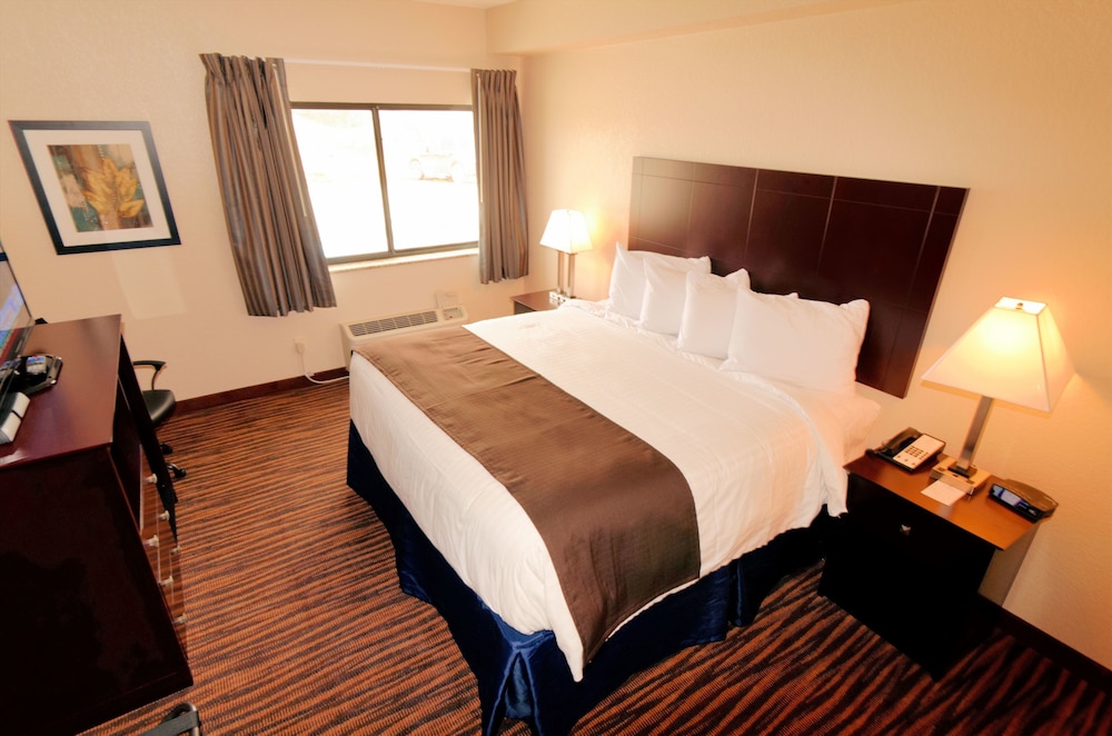 Boulders Inn Amp Suites Oak Ridge 27/50