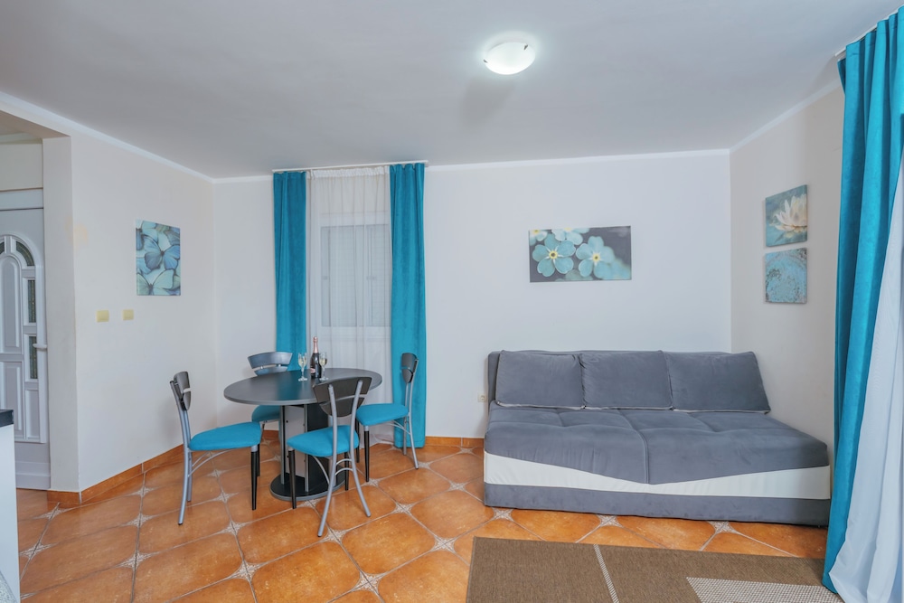 Apartments Spin 27/47