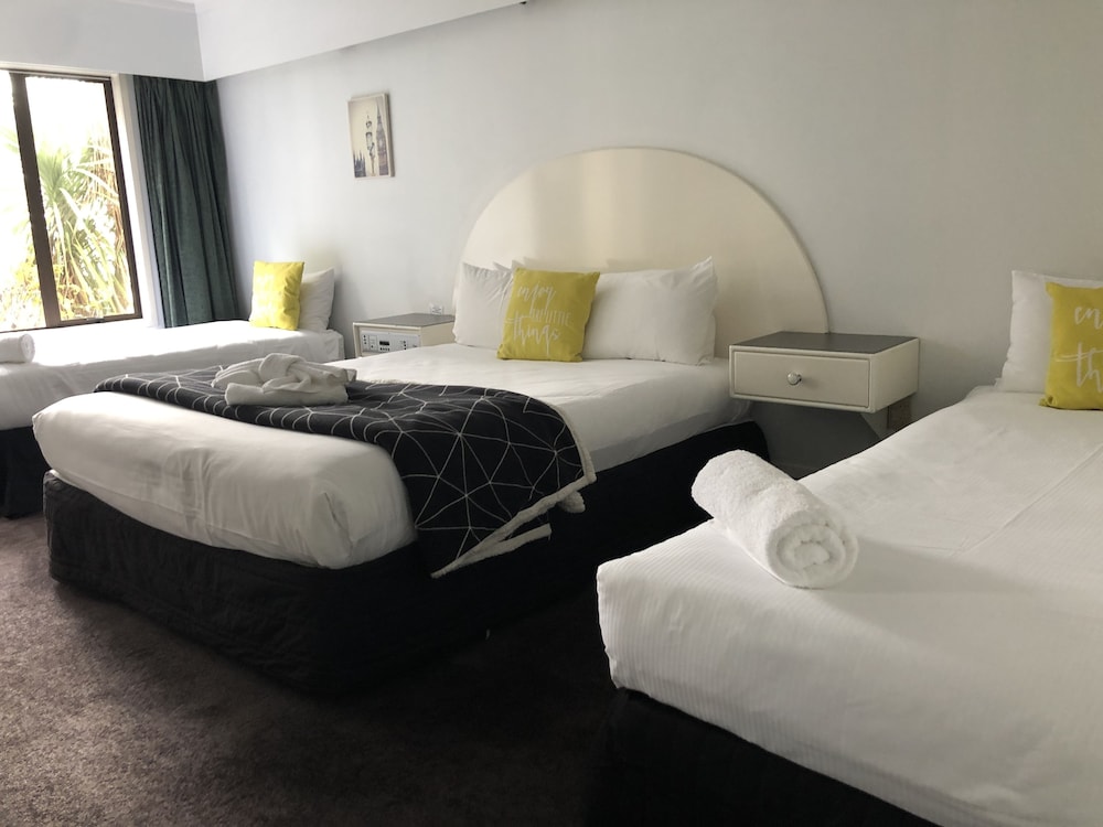 Alcamo Hotel 6/66