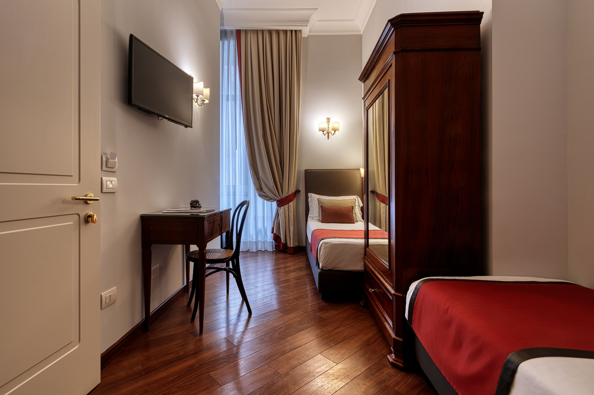 ECONOMY, TWIN BEDS