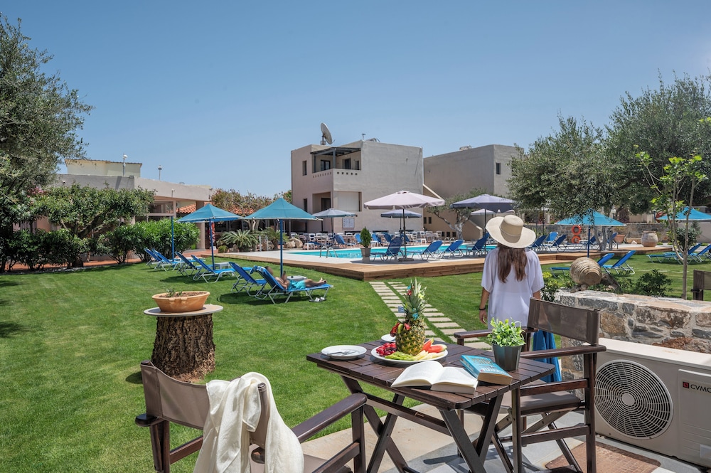 Creteco Hotel & Suites 61/72