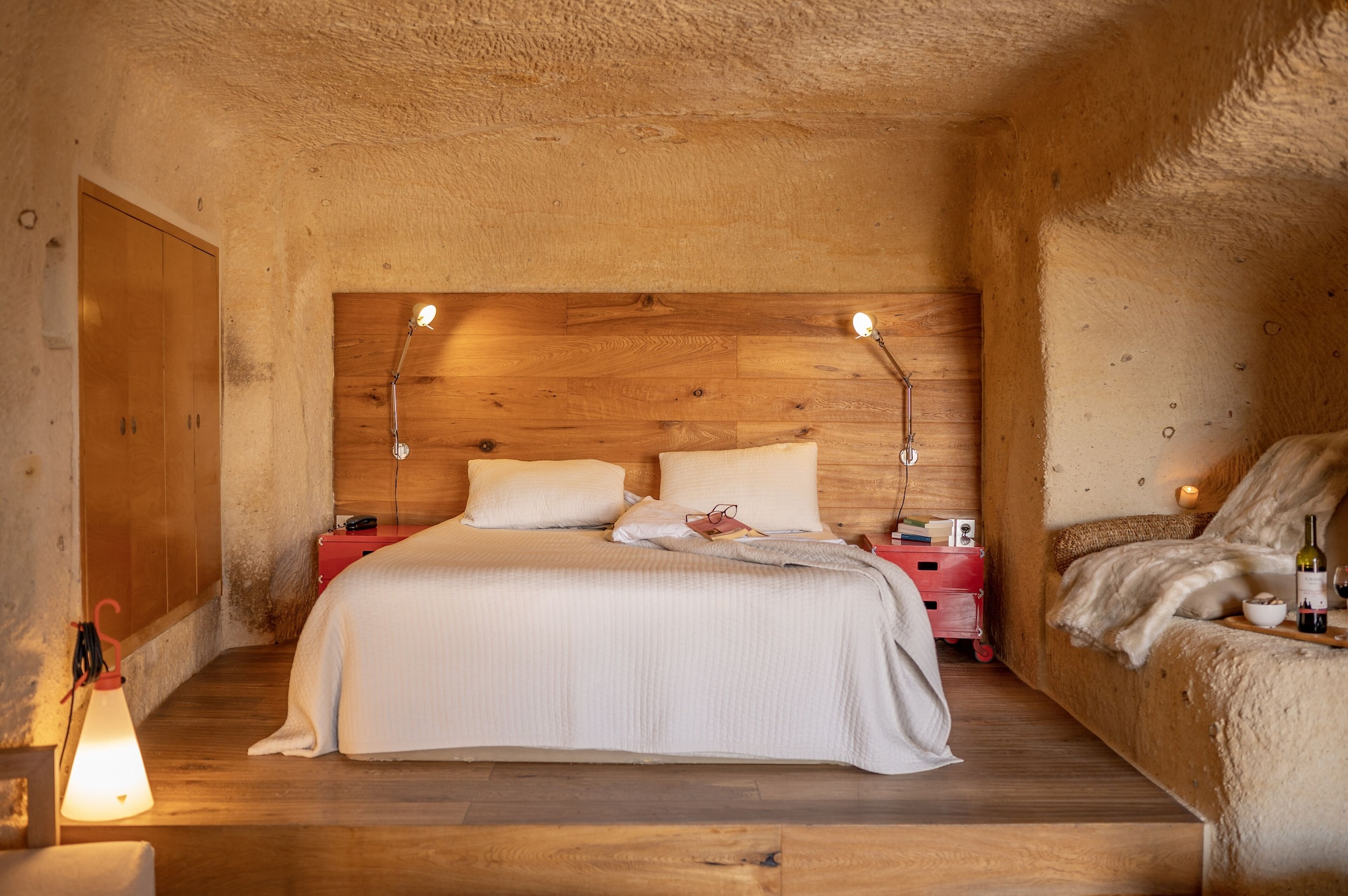 DELUXE, DOUBLE BED