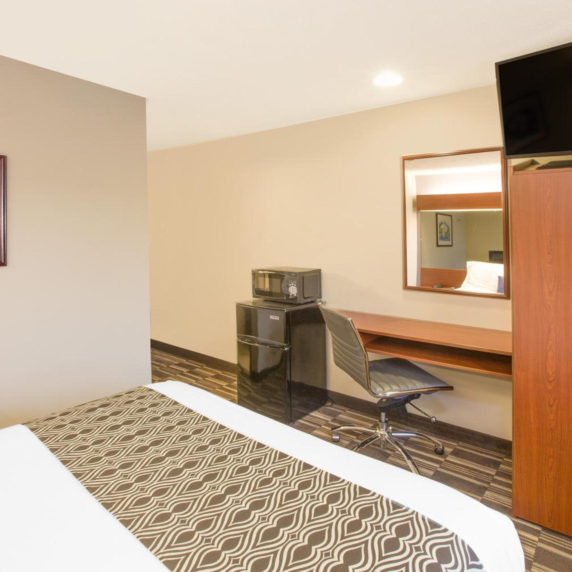 Microtel Inn & Suites by Wyndham Manistee 31/50