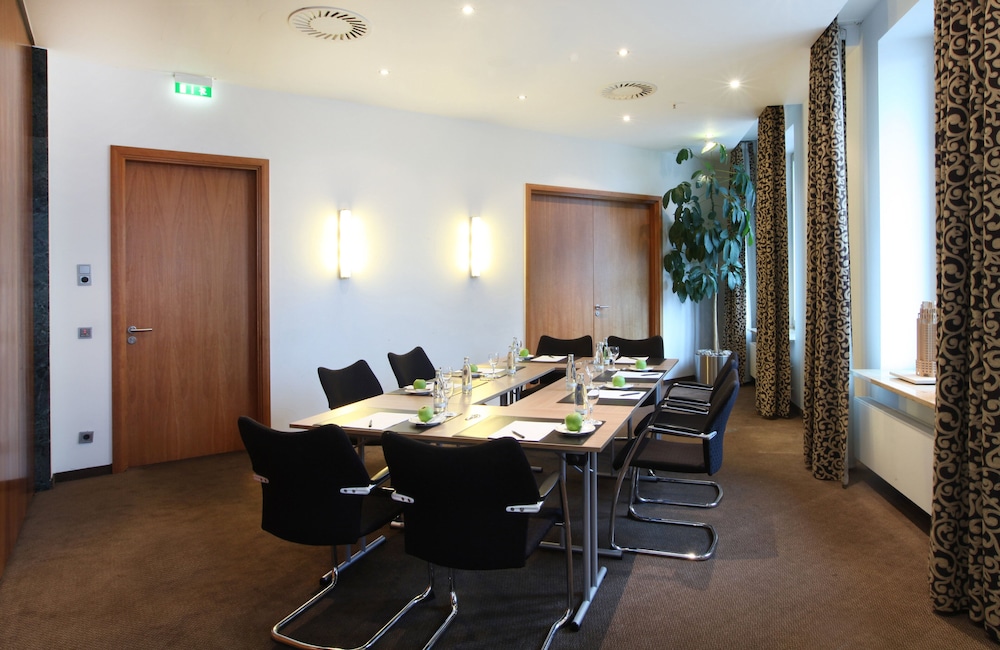 Lindner Hotel Frankfurt Main Plaza, Part of Jdv by Hyatt 58/67