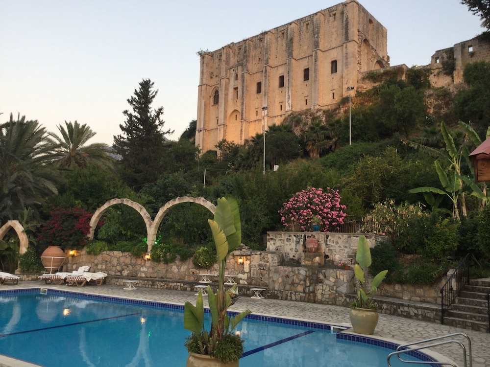 Bellapais Gardens 3/46