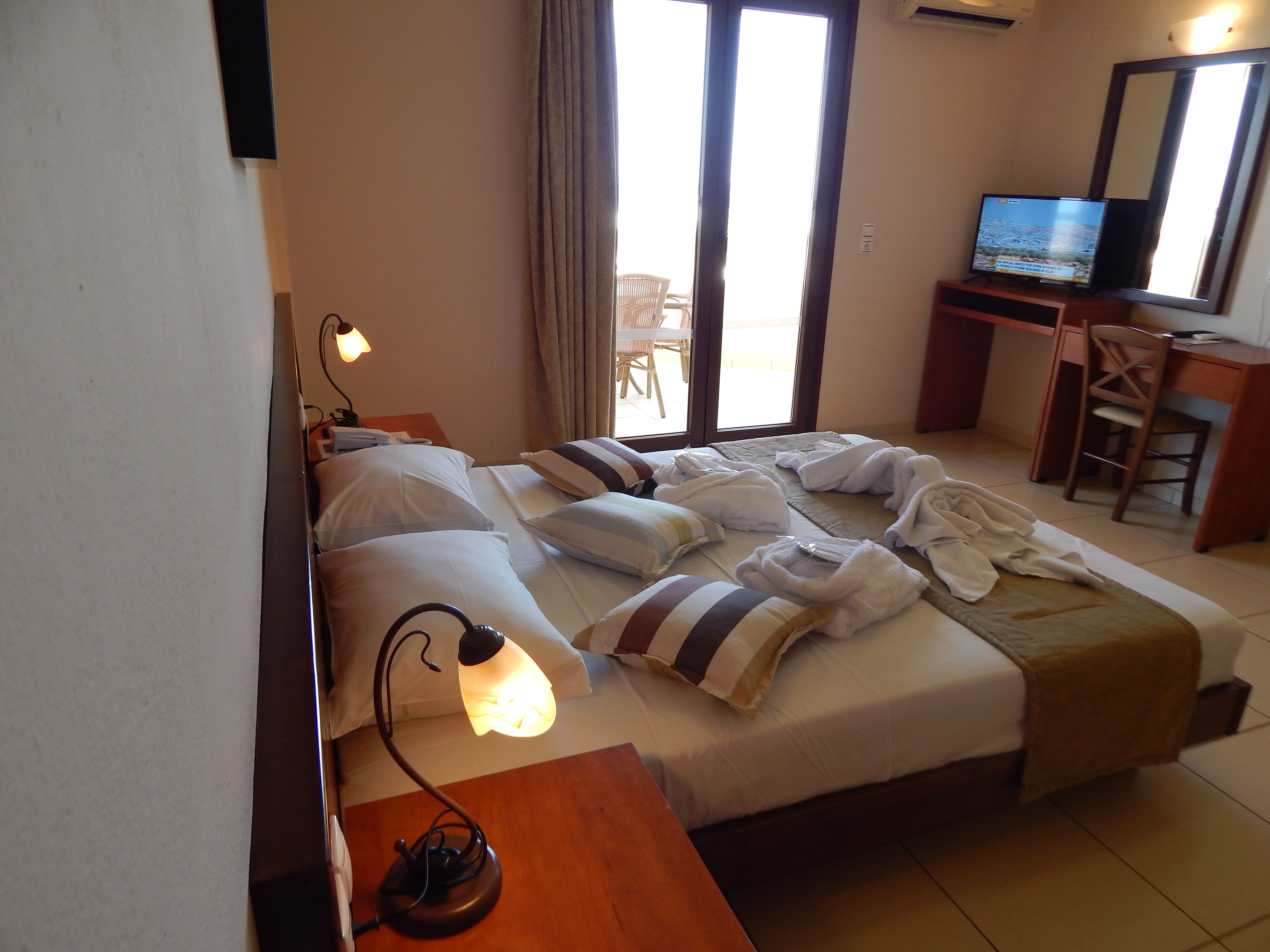 DOUBLE ROOM