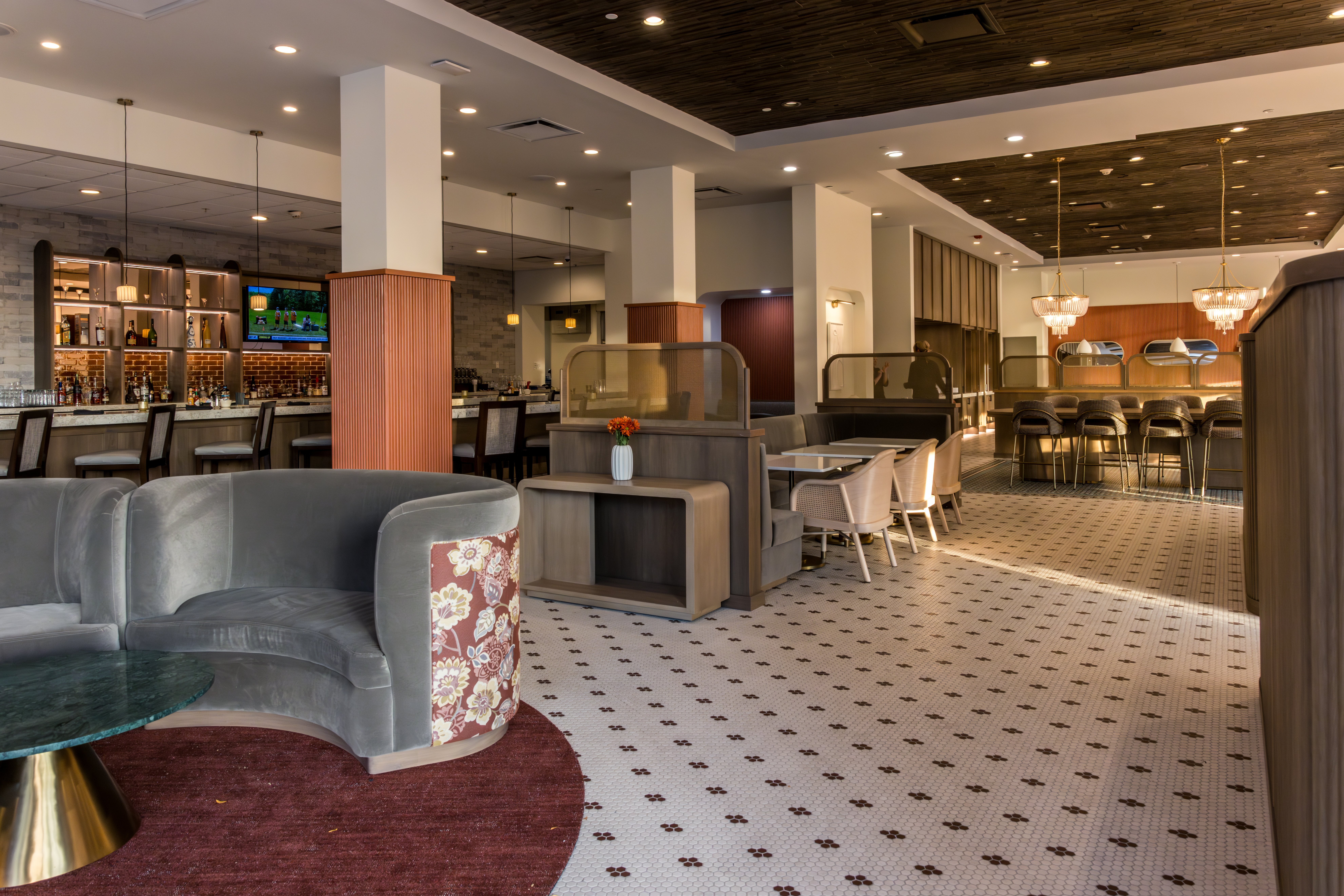 HOLIDAY INN HOTEL SUITES CINCINNATI DOWNTOWN 48/56