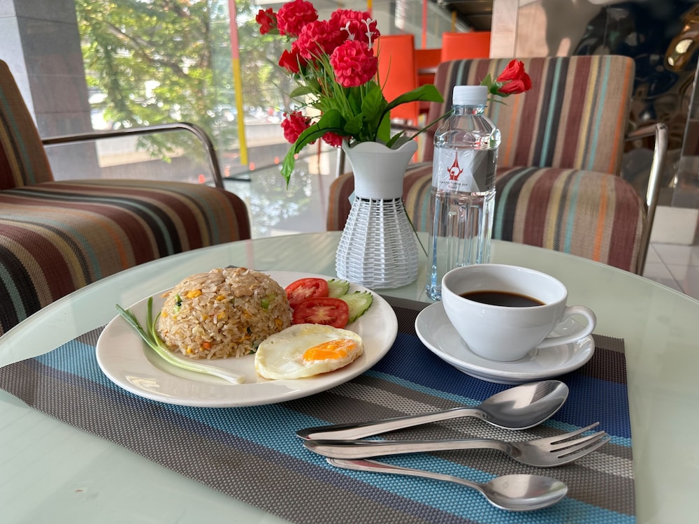 Grand Tower Inn Sathorn 38/49