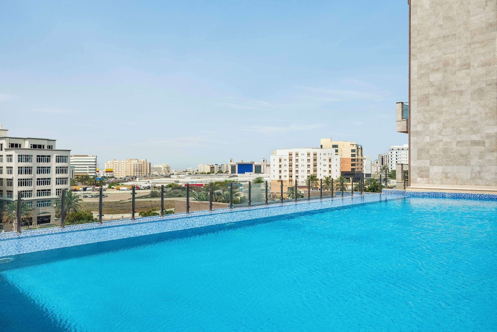 Radisson Hotel Muscat Panorama 68/70
