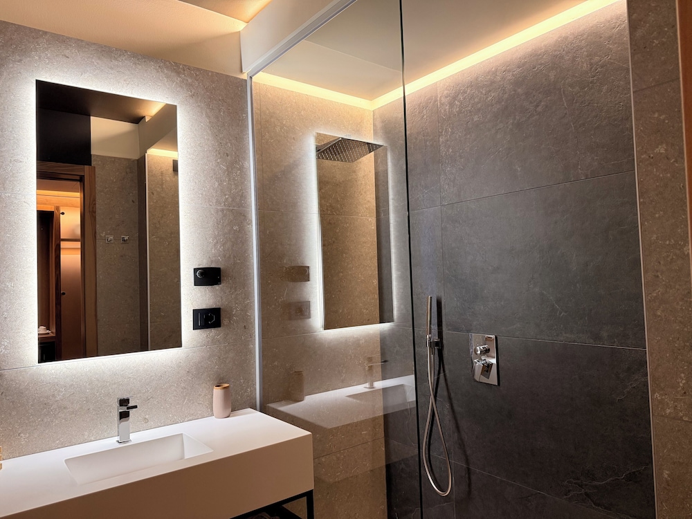 Alevic Hotel Sirmione 68/69