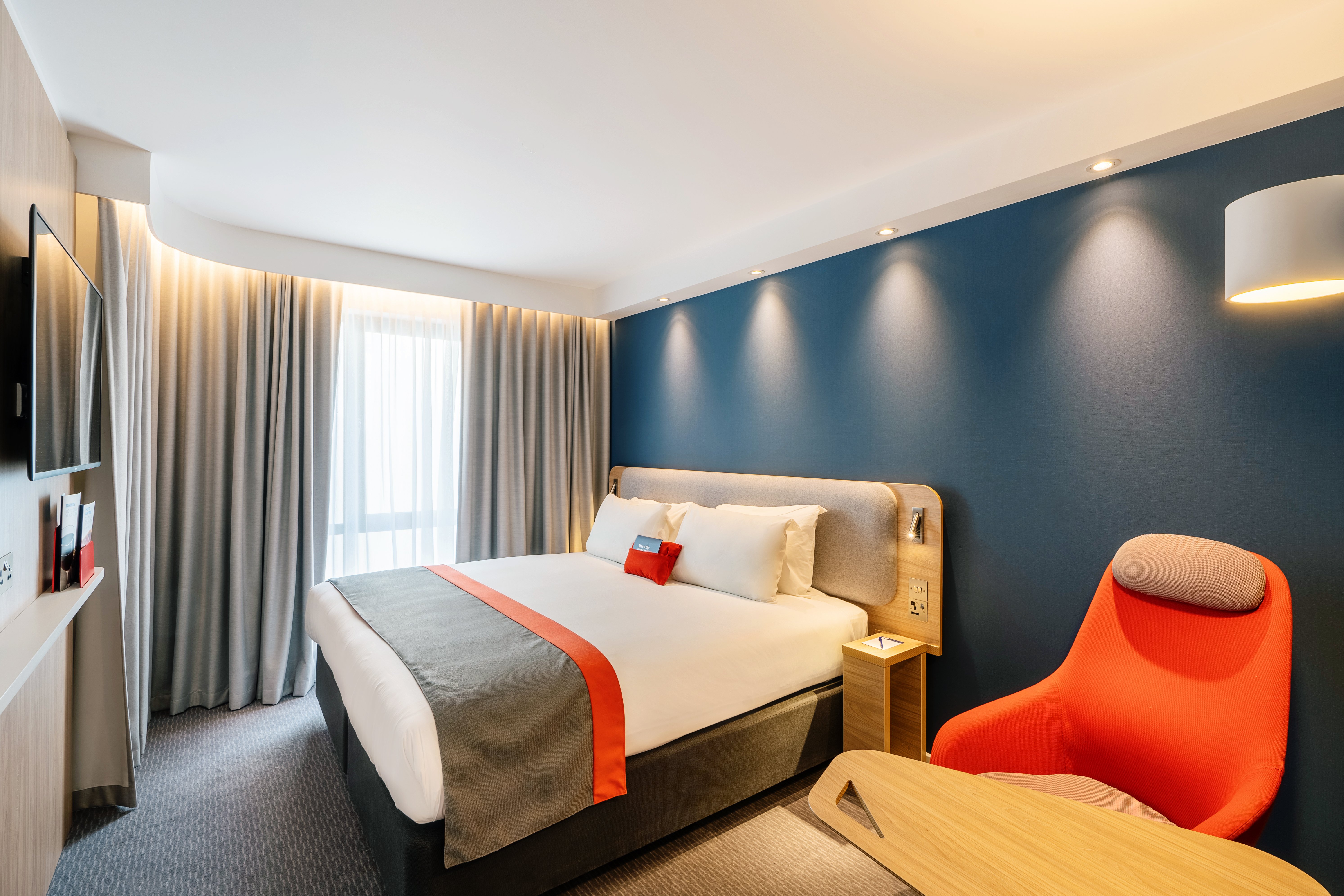 Leisure, King Bed