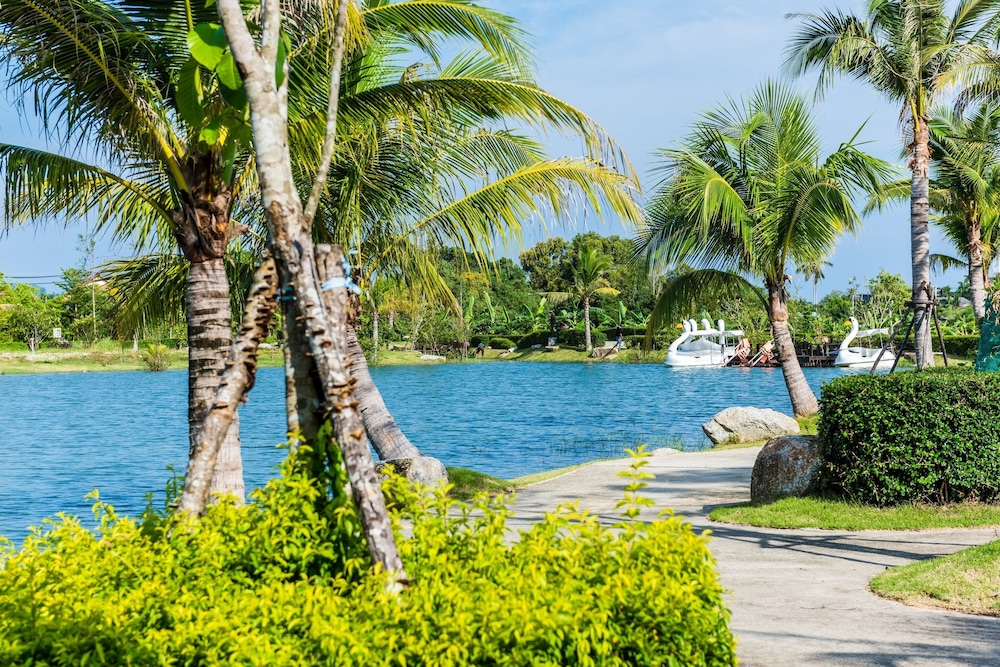 Chalong Miracle Lakeview Resort & Spa 90/100